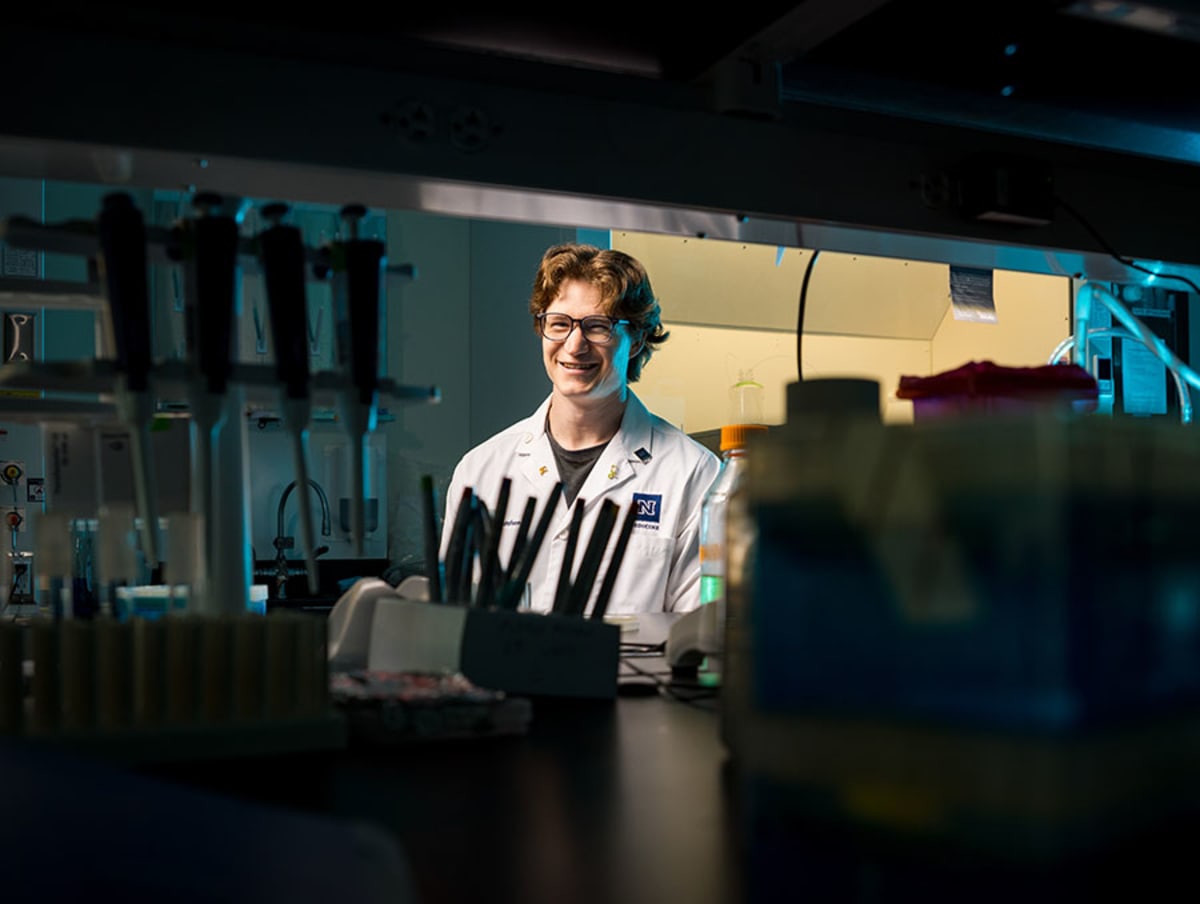 Nevada Med School Trains Physician-Scientists for Research - Image 2