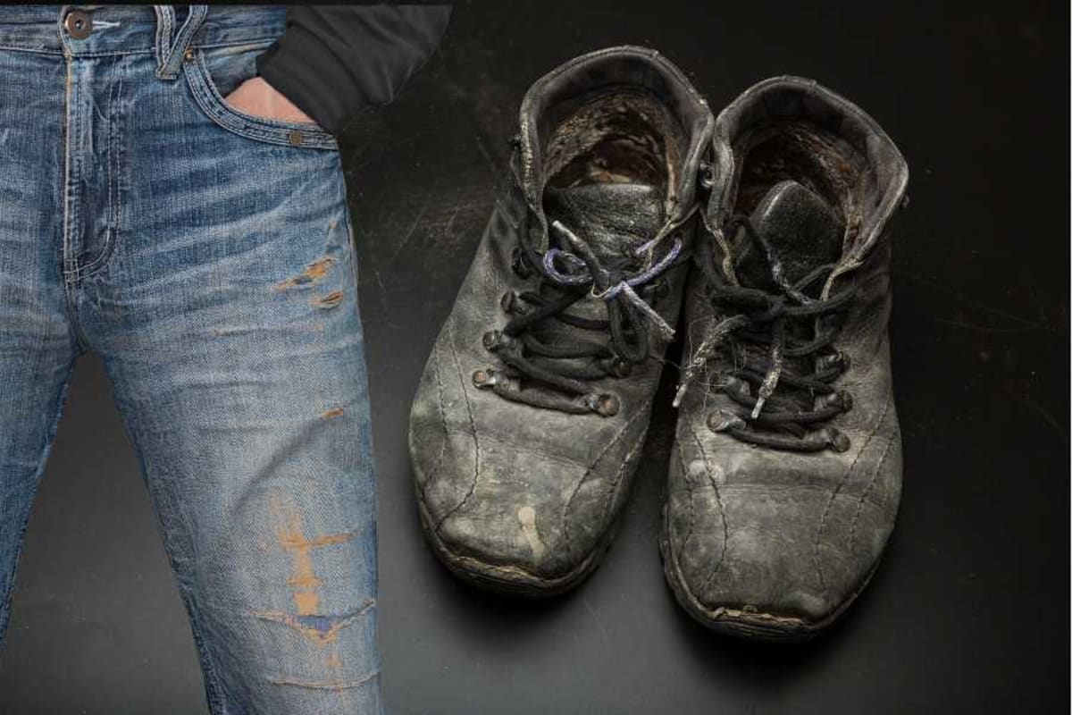 Boss Buys Struggling Worker Shoes, Jeans After 2020 Layoff - Image 2