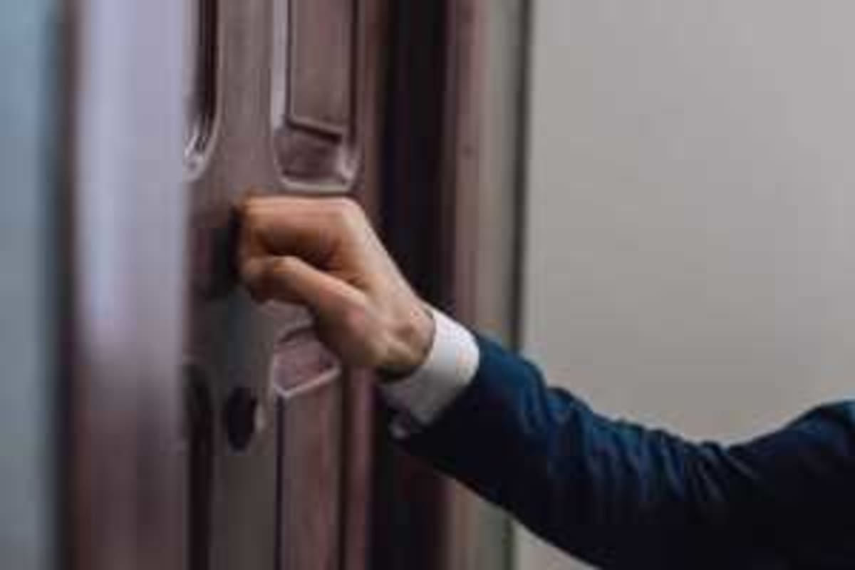 Young TikTokers Revive Charlie Brown's Iconic Dance Moves - Image 5