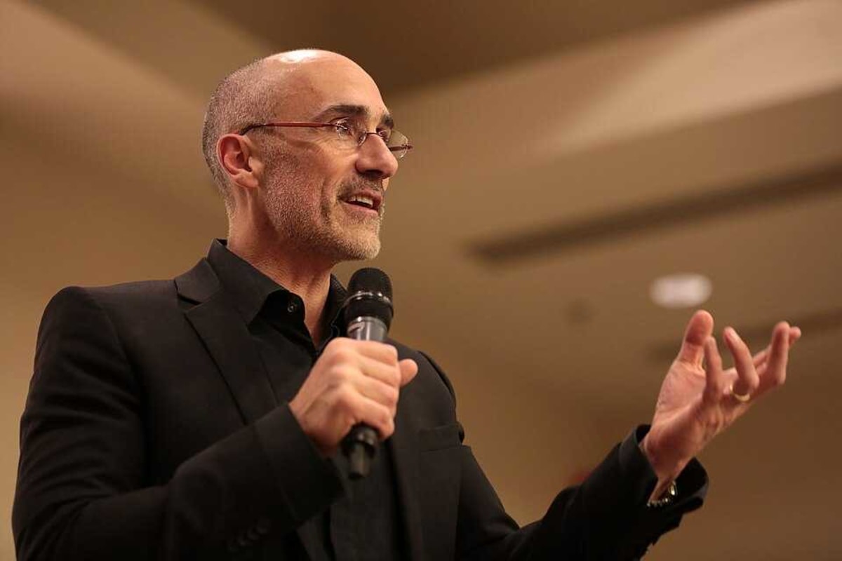Dr. Arthur Brooks speaking about happiness research at Harvard University