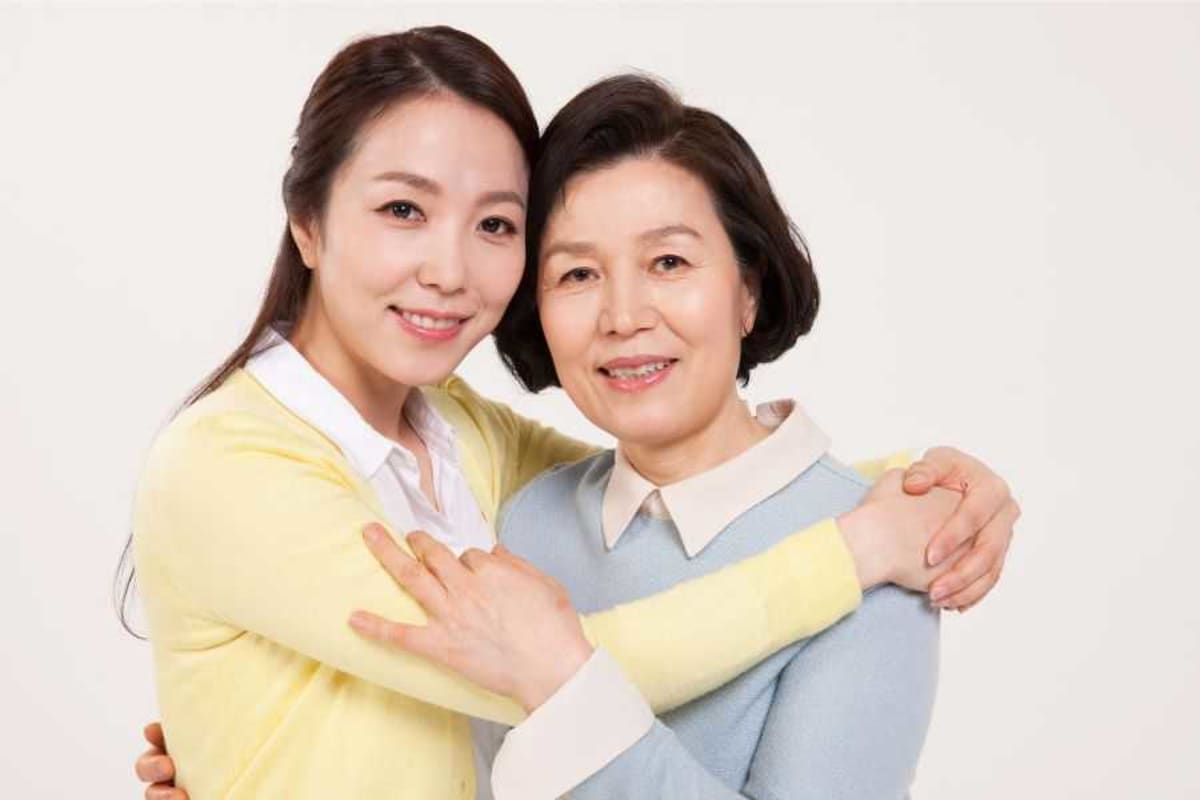 Korean Phrase for Hard Days Brings the World to Tears - Image 3
