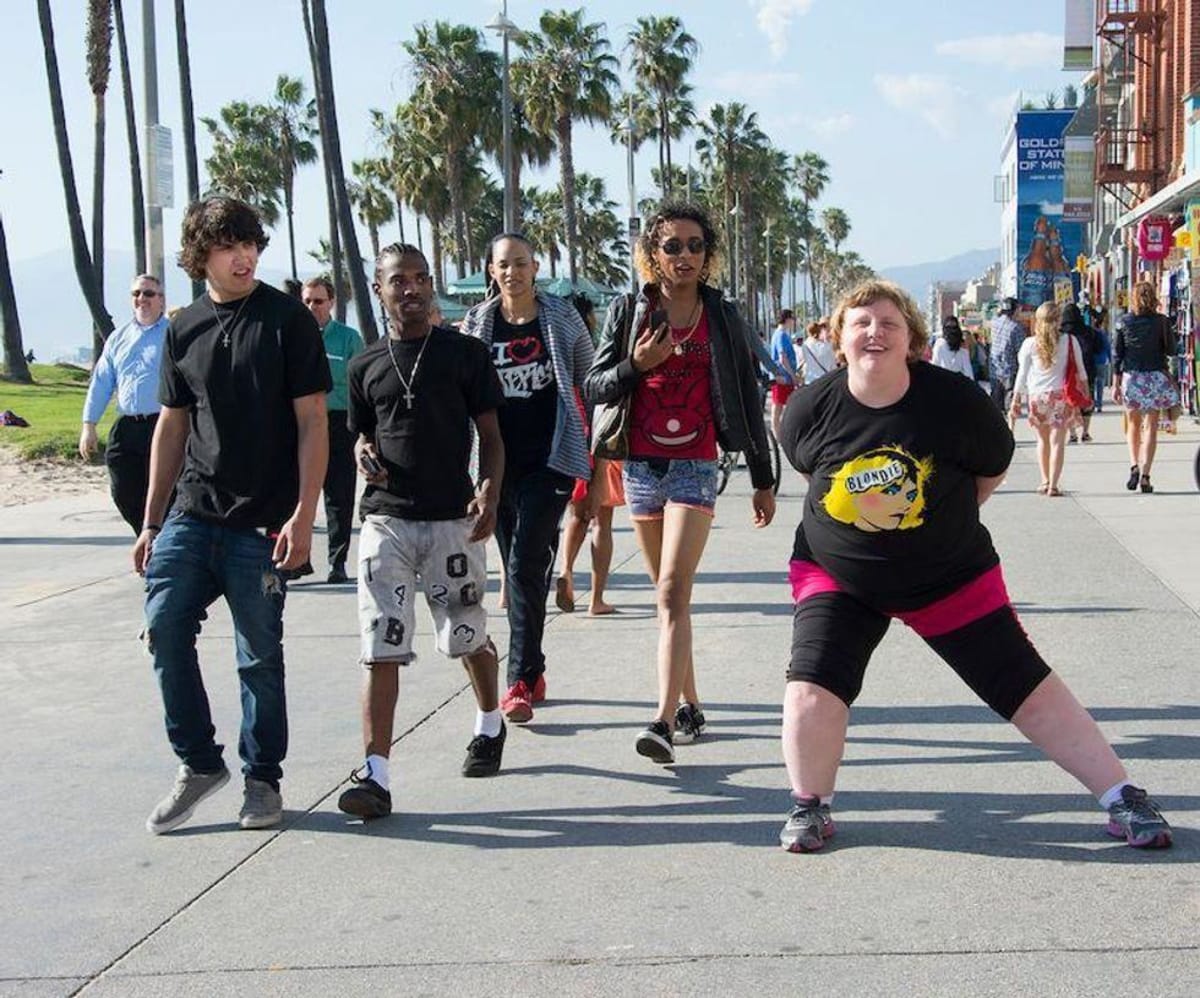 Artist Photos Strangers Judging Her Body in Public - Image 5