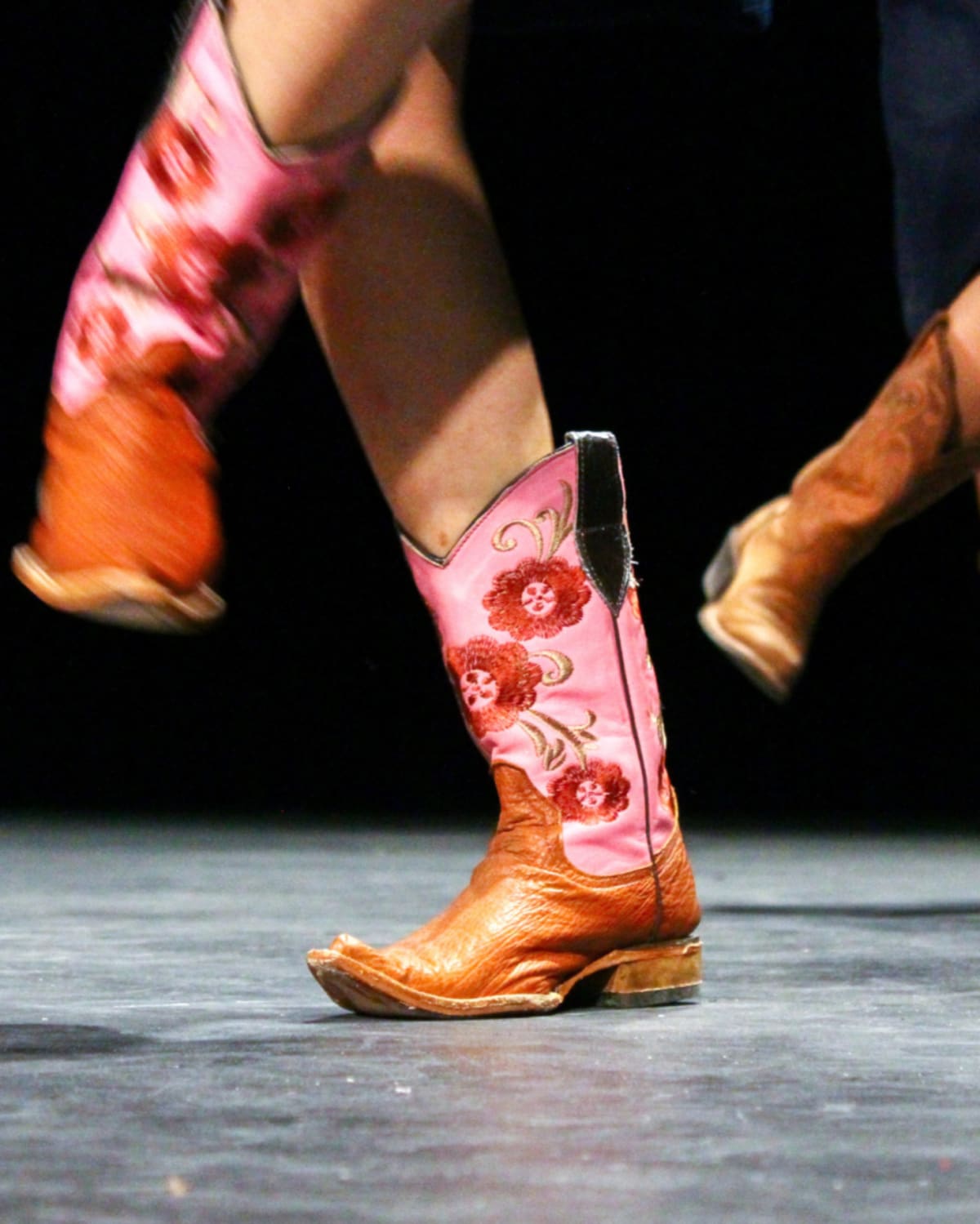 Gen Z Packs NYC Honky-Tonks, Finds Real Connection - Image 5