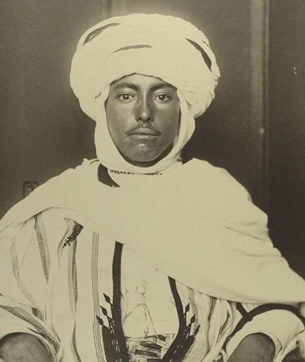 Why Our Ancestors Didn't Smile in Photos Until the 1920s - Image 5