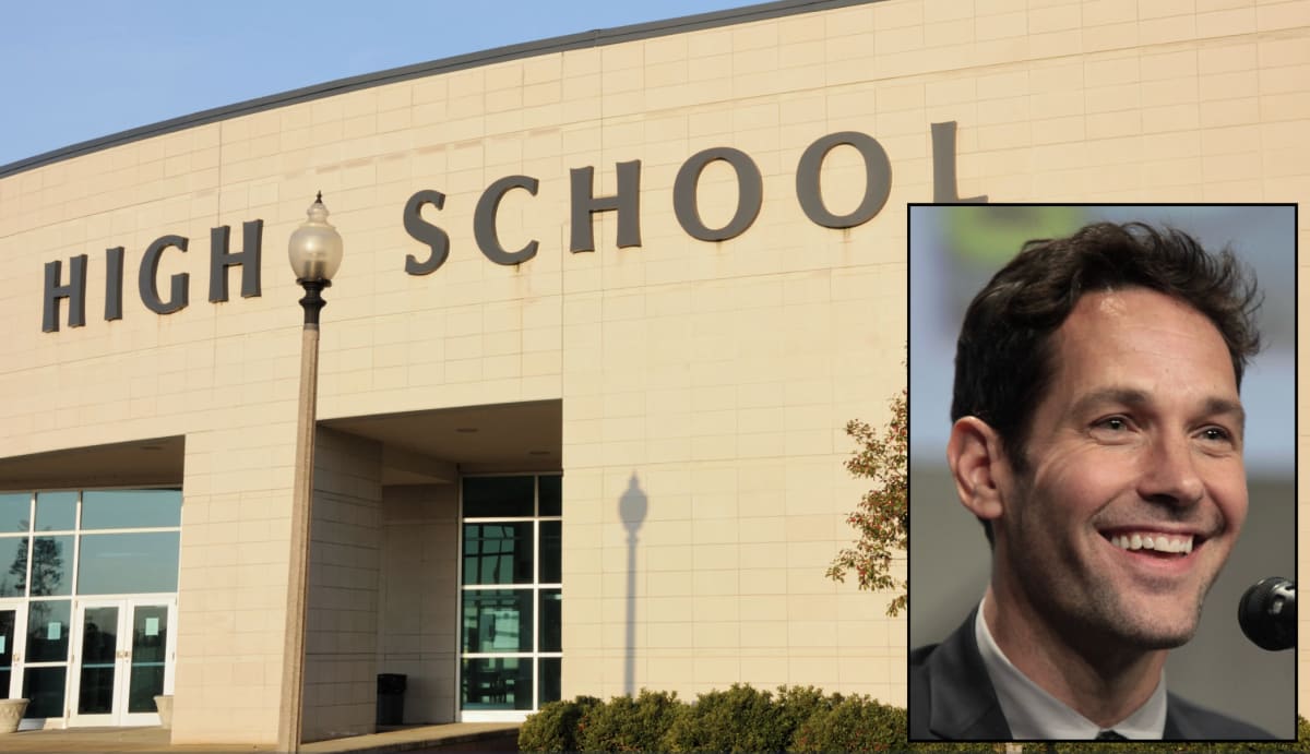 6th Grader Signs Own Yearbook, Paul Rudd Responds