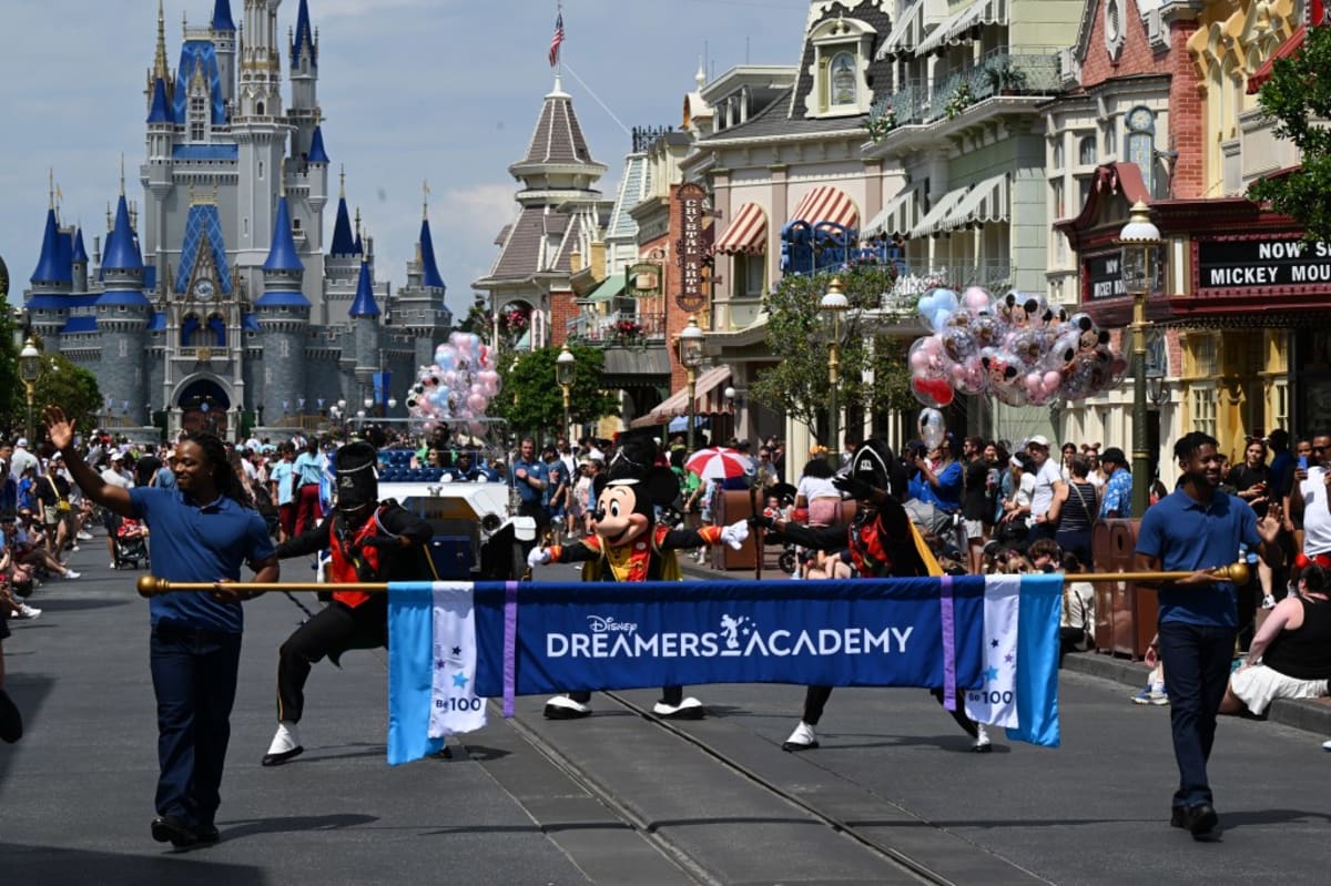 Disney flies 100 teens to dream-chasing mentorship weekend - Image 3