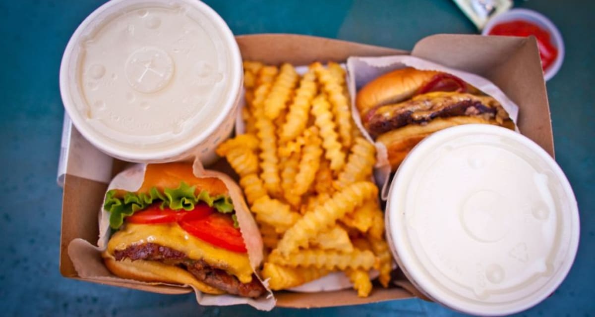 YouTuber Grows Vegetables in 10% Fast Food Soil - Image 5