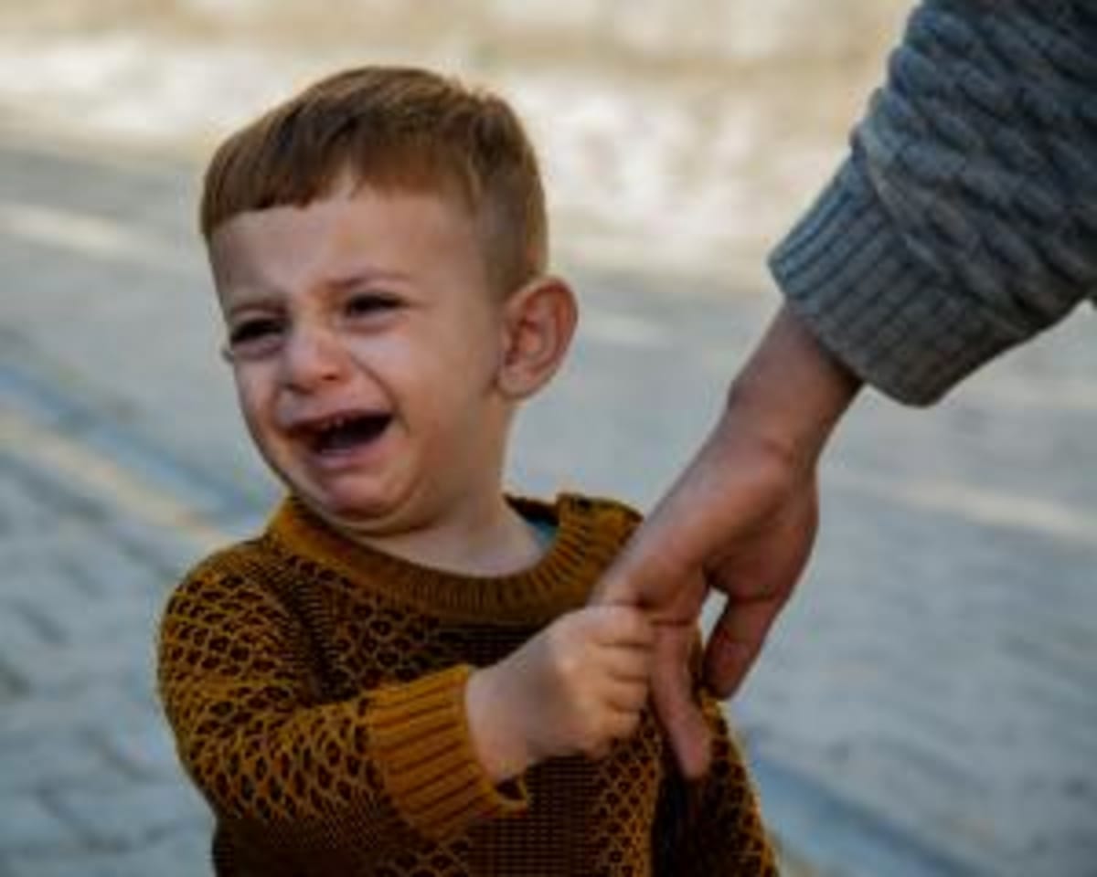 Stepdad Tears Up When Girl Calls Him 'Dad' at School - Image 3