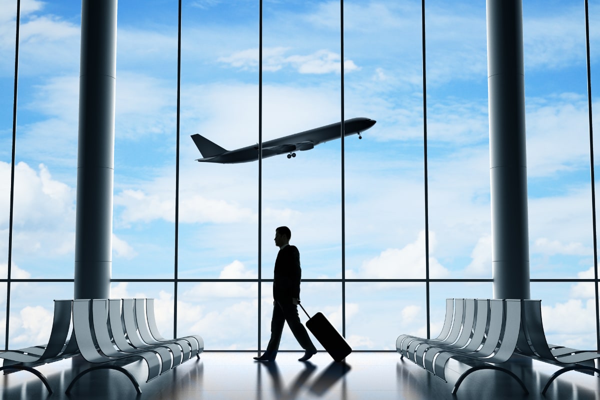 Stranded Passenger Takes Airport Mic, Makes Travelers Laugh - Image 3