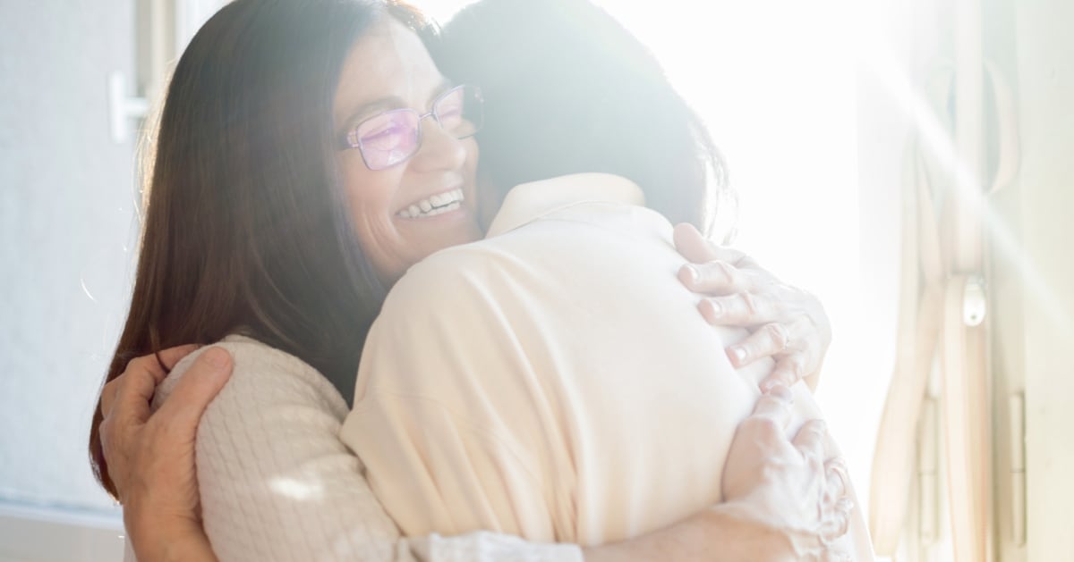 Sisters Meet in Columbia Writing Class After Decades Apart