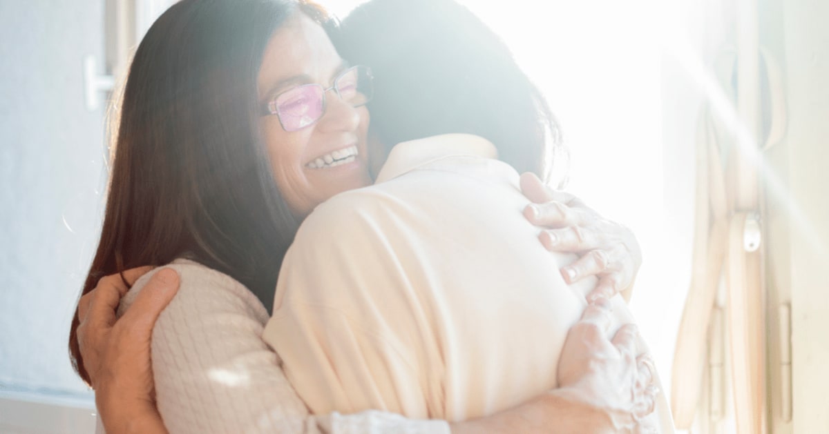 Sisters Meet in Columbia Writing Class After Decades Apart - Image 3