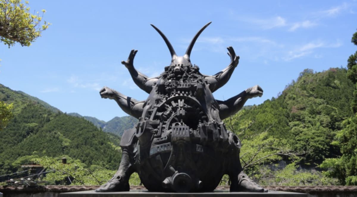 Giant Muscular Cockroach Statue Revives Japanese Village - Image 2