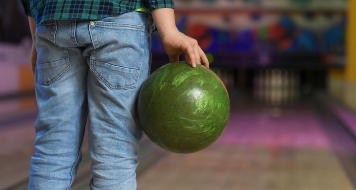 Teen Bowler J-Money Goes Viral With Unconventional Style - Image 3