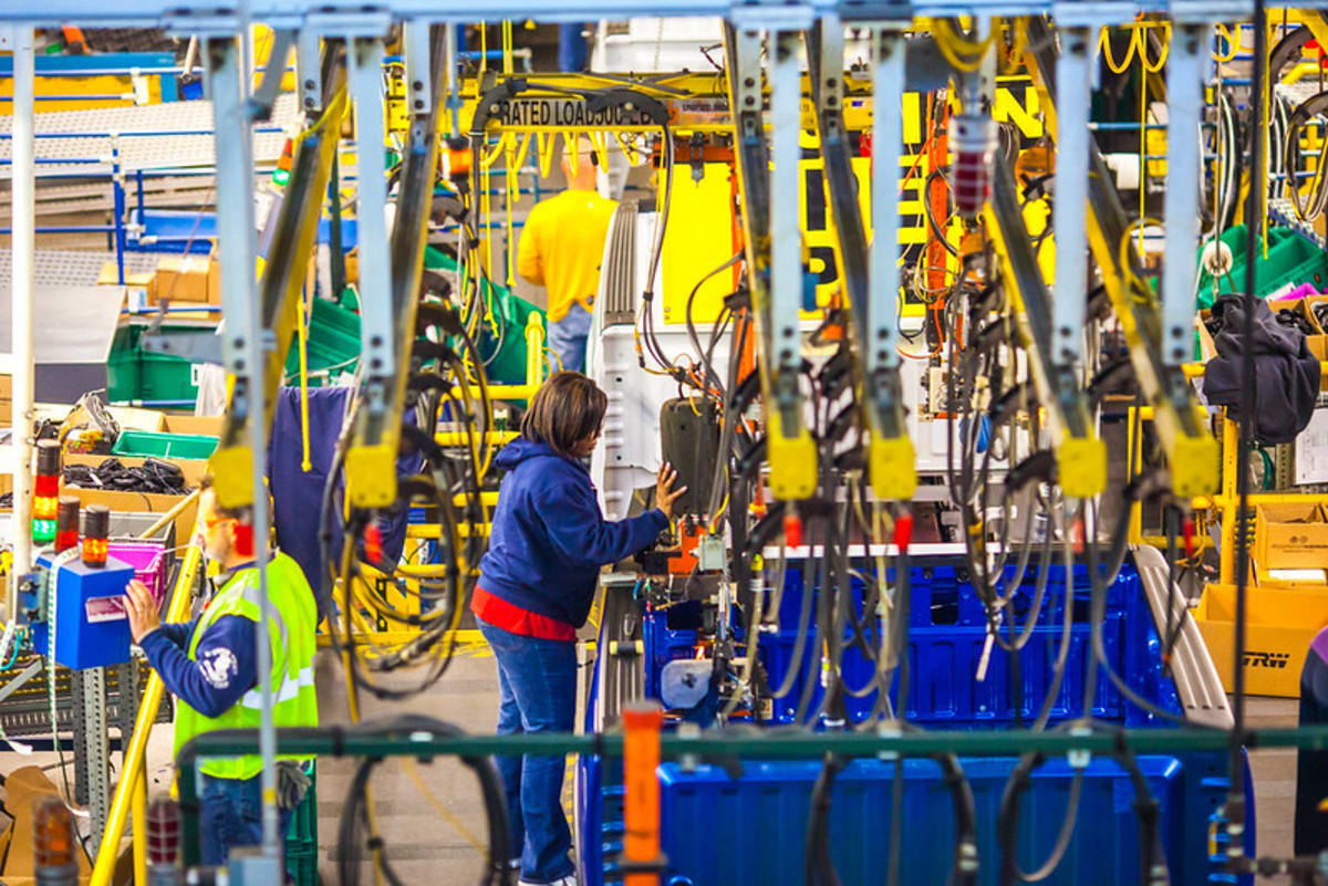 Ford Rehires 350 Engineers After AI Costs $100M+ in Recalls - Image 4