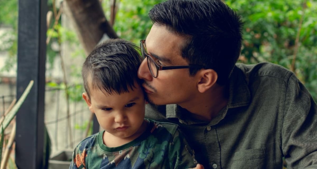 Dad Apologizes to Son After Losing Temper Building Bed - Image 4
