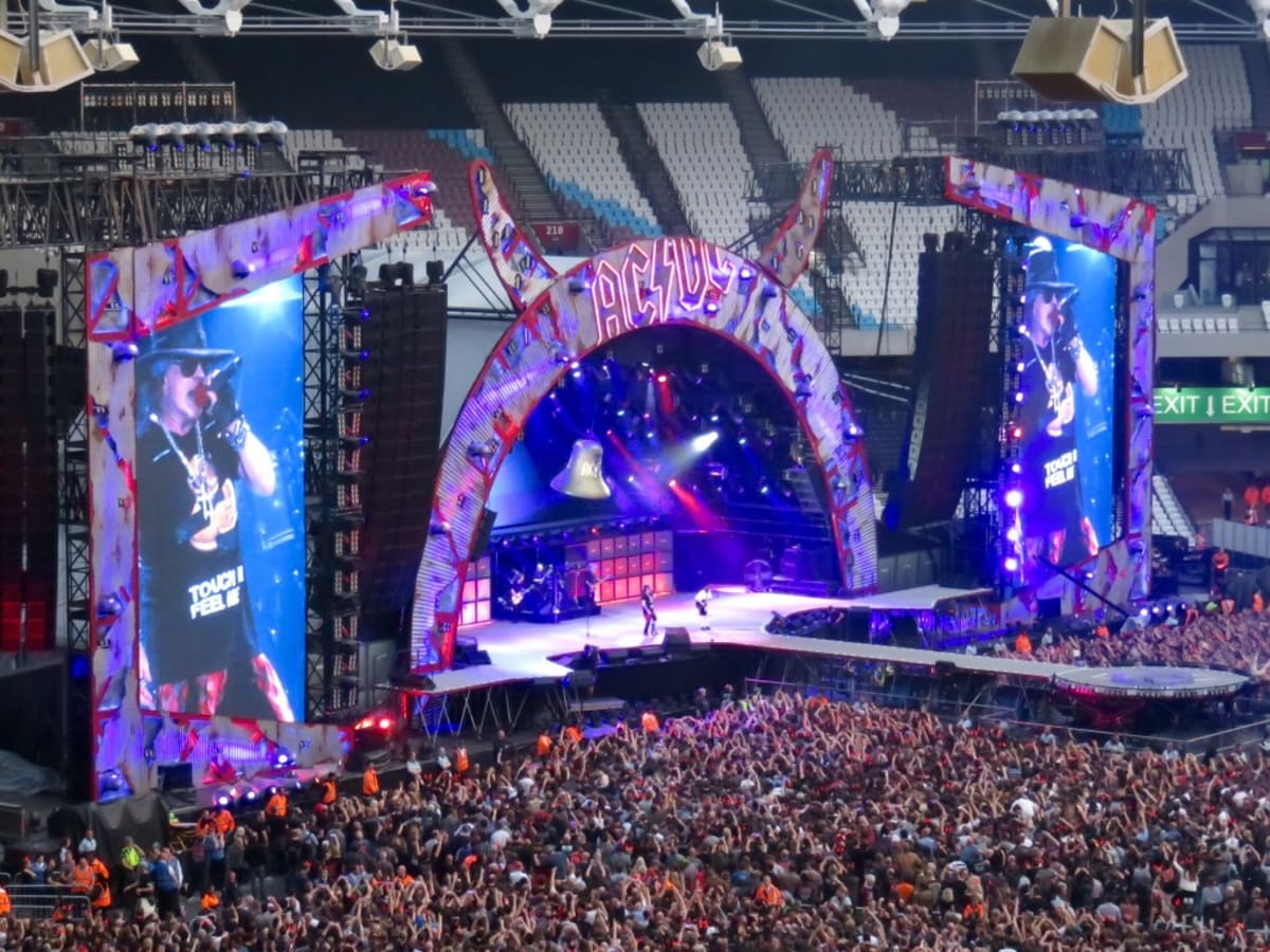 AC/DC Singer's Vacuum Jingle Landed Him Iconic Career - Image 4