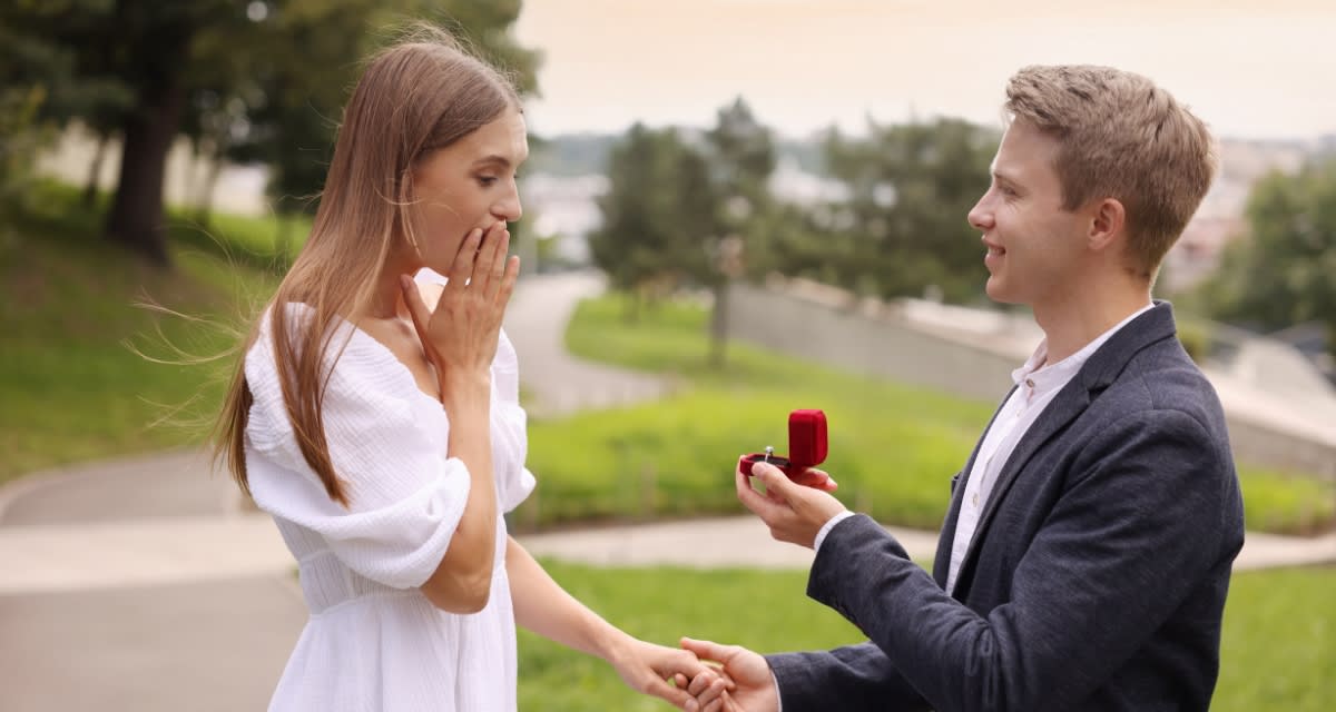 Dallas Photographer Captures Stranger's Proposal by Chance - Image 3