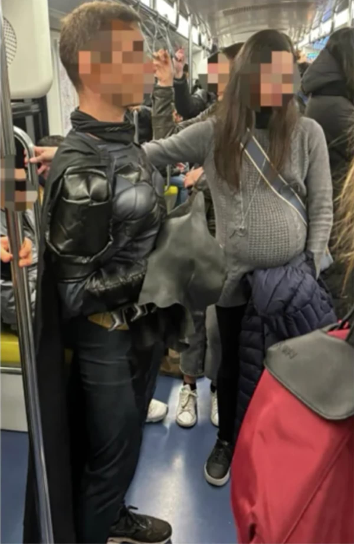 Batman on Milan Subway Doubles Kindness to Pregnant Woman - Image 2