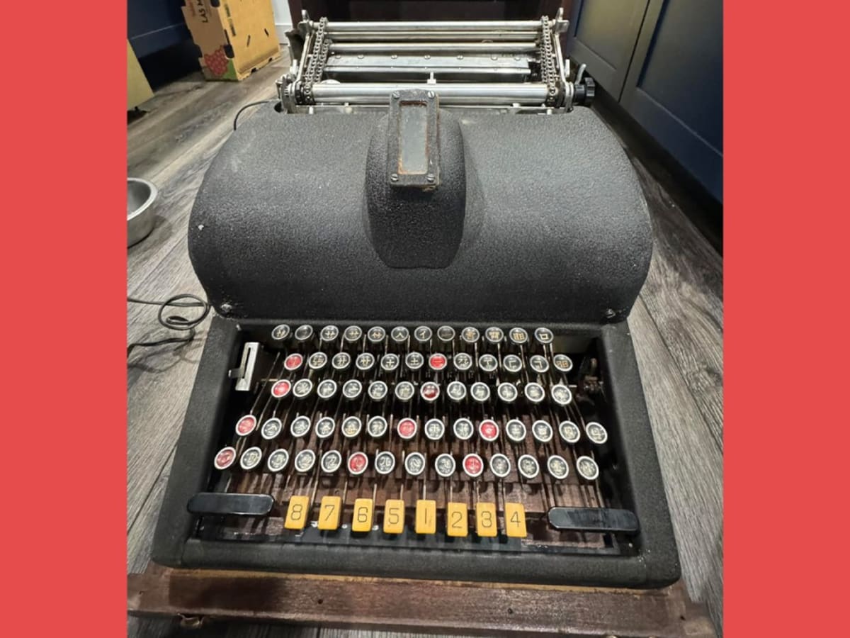 Lost 1940s Chinese Typewriter Found in Storage Unit - Image 4