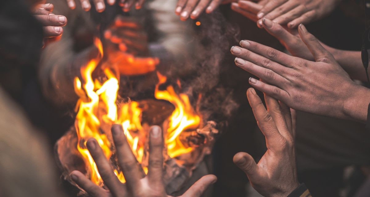 Campfires May Have Sparked Human Storytelling, Study Finds