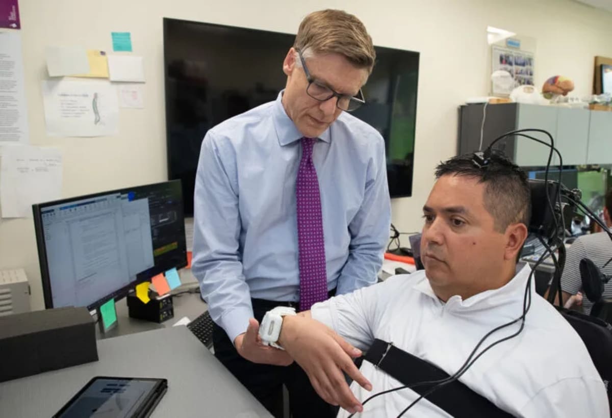 AI Helps Paralyzed Man Move and Feel Again After 2 Years - Image 2