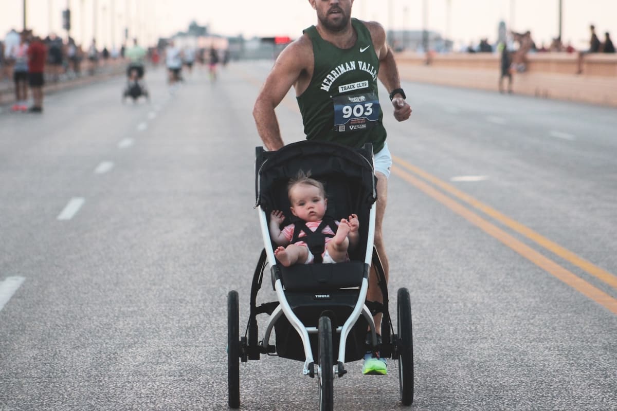 Dad Breaks Stroller Mile Record at 4:17 in Cleveland