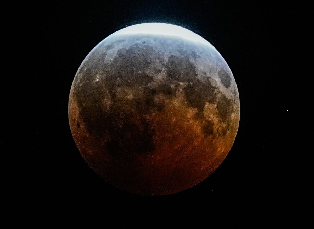 Millions Watch Moon Turn Red in Stunning Lunar Eclipse