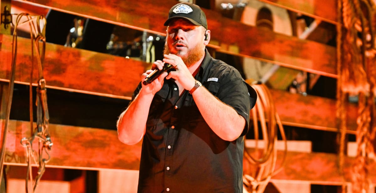 Luke Combs Raises $150K for Kids Hospital via Card Stream
