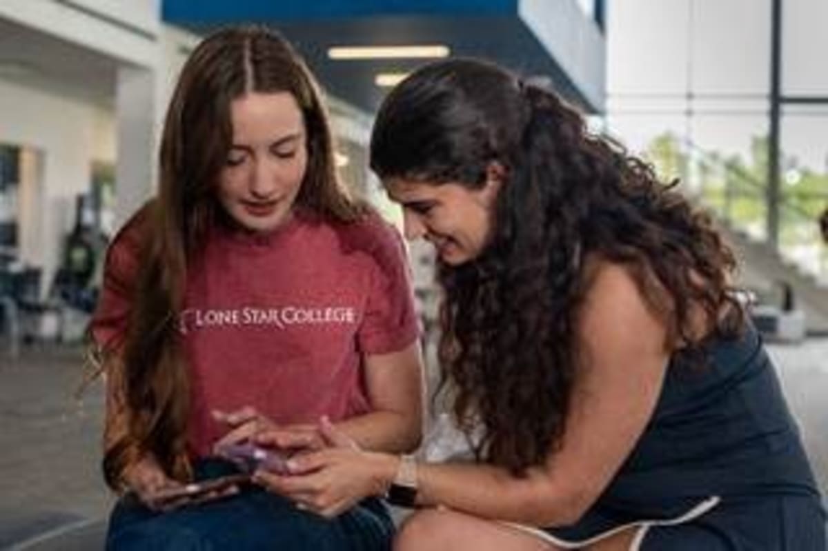 Texas College Chatbot Handles 70K Student Questions 24/7
