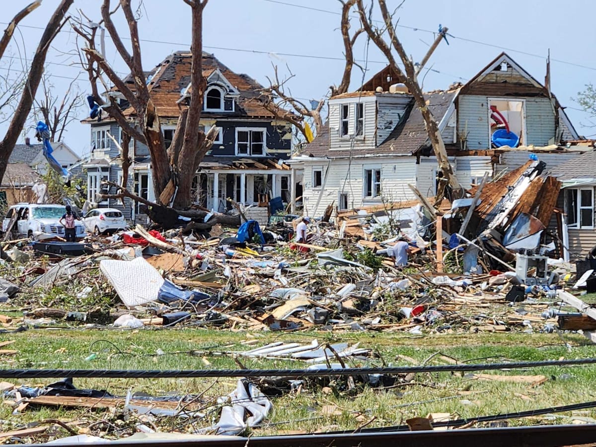 1,500 Volunteers Rally After Wisconsin Tornado Hits Menasha - Image 4