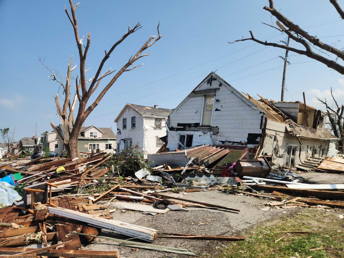 Wisconsin Tornado Victims Getting Lost Photos Back - Image 4
