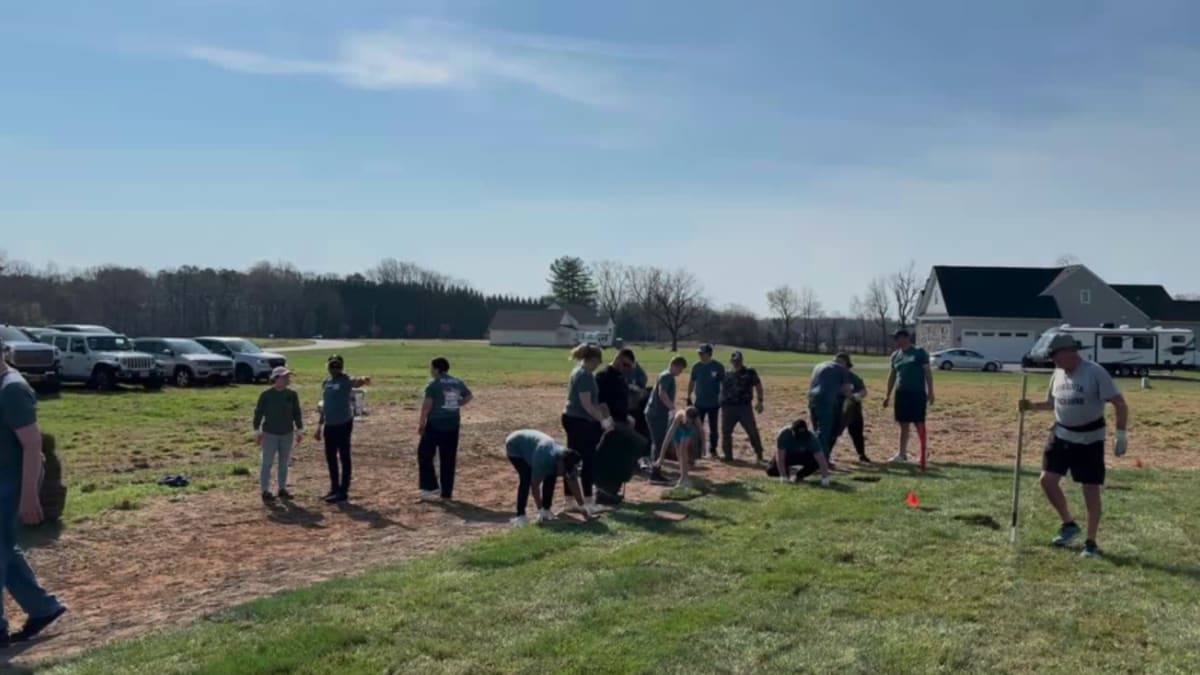 100 Volunteers Build Home for Wounded Army Vet - Image 5