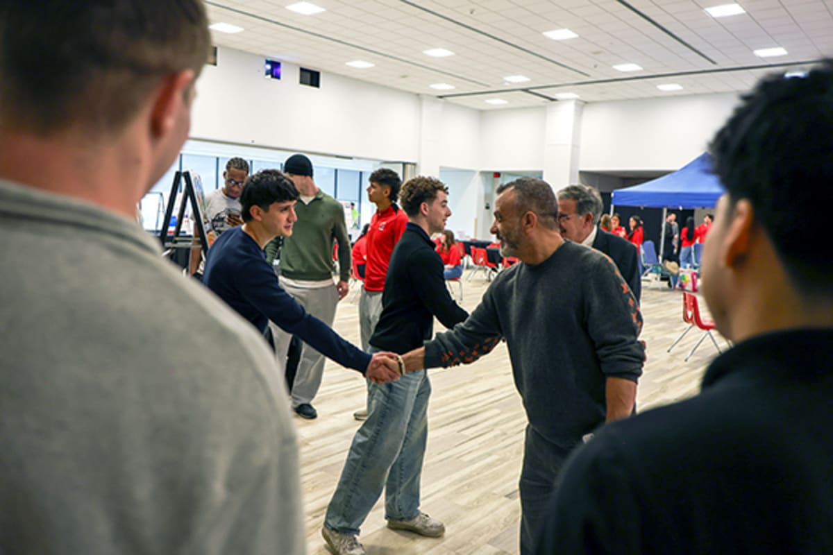Businessman Surprises SUNY Students With $45K for Startups