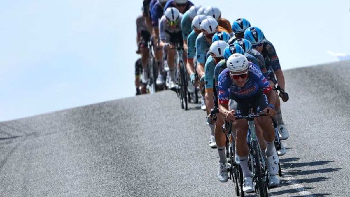 Game Theory Reveals Hidden Strategy in Tour de France