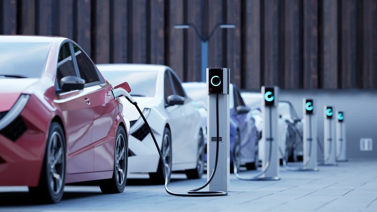 Americans Warming Up to Electric Vehicles as Cost Myths Fade - Image 2