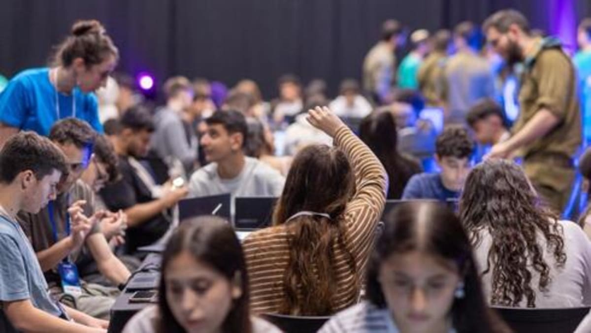 Israeli Teens Build Emergency Safety App to Combat Bullying