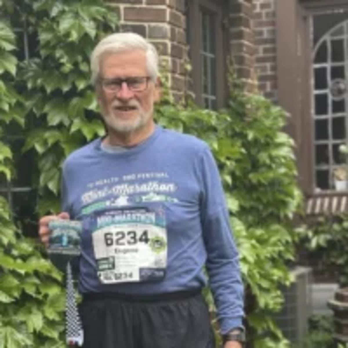 5 Friends Chase Second World Record in Caterpillar Costume - Image 5