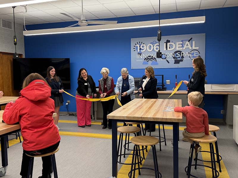 Notre Dame Academy Opens STEM Innovation Space for Girls - Image 2