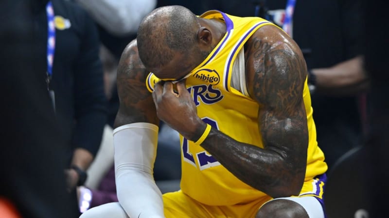 LeBron James Tears Up During Cleveland's Emotional Tribute