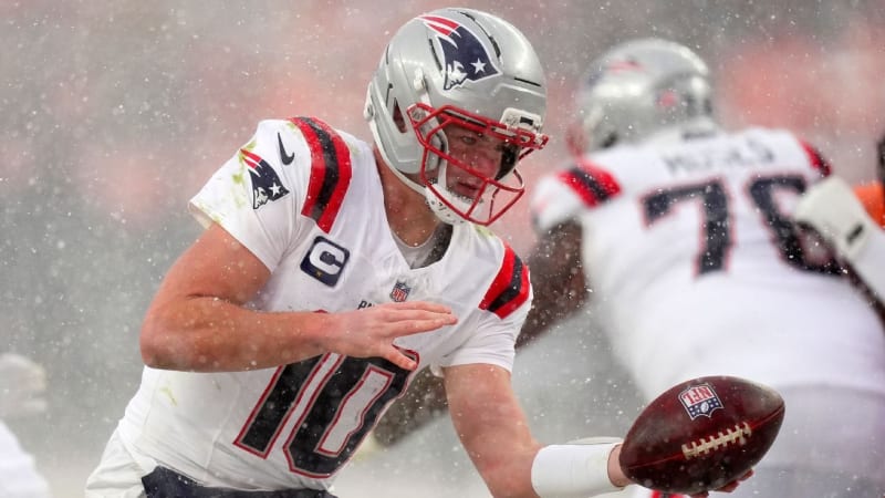 Patriots Return to Super Bowl After 10-7 Win in Blizzard