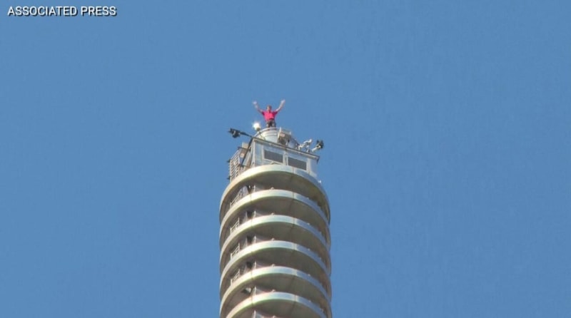 Why This Climber's Brain Shows Zero Fear During 101-Story Climb - Image 3