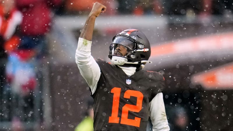 Rookie Shedeur Sanders Earns Pro Bowl Nod in First Season - Image 4