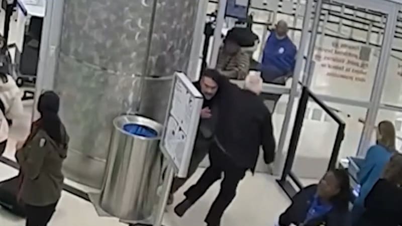 Bystander Tackles Airport Security Breach in Seconds - Image 3
