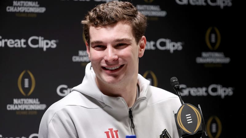 Indiana QB Turns Burger into $150K for MS Research - Image 4