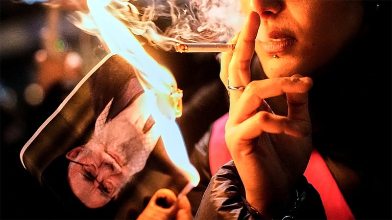 Iranian Woman's Defiant Video Inspires Global Solidarity - Image 3