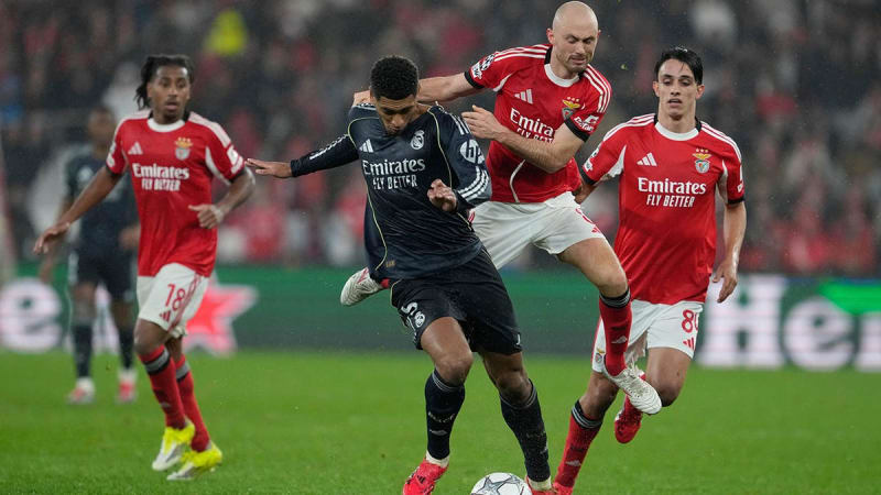 Goalkeeper Scores in 98th Minute to Send Benfica Through - Image 5