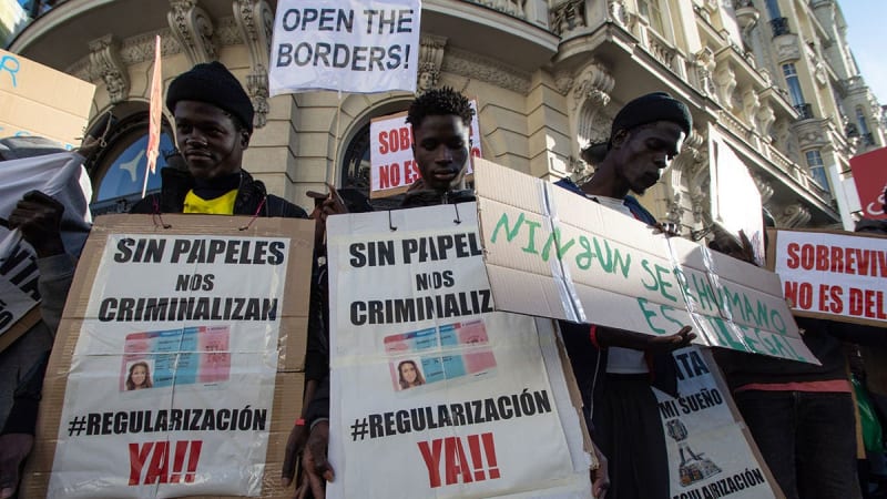 Spain Grants Legal Status to 500,000 Migrants - Image 5