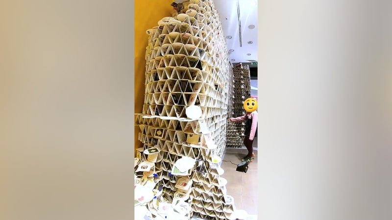 Artist Turns 63,000-Coaster Tower Into Interactive Fun - Image 4