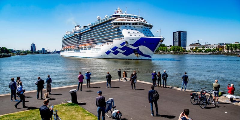Cruise Ship Saves 4 from Makeshift Boat in Gulf of Mexico - Image 2