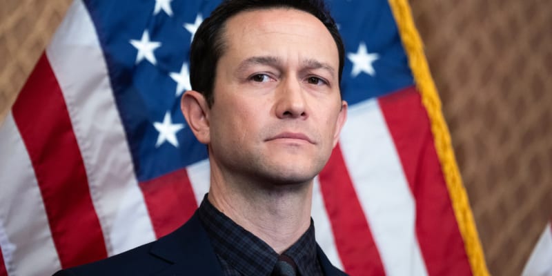 Joseph Gordon-Levitt Backs Bill to Protect Kids Online - Image 2